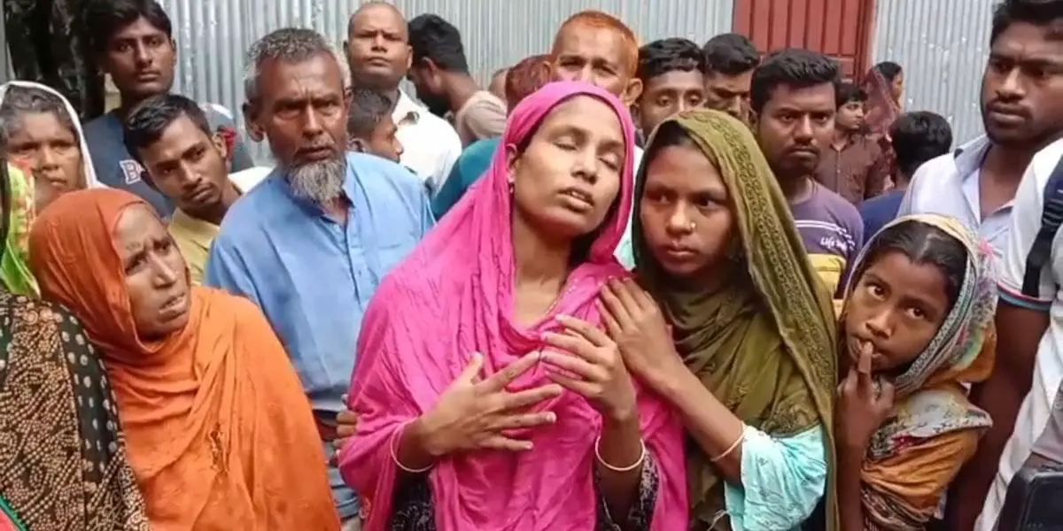 গরু বাঁচাতে গিয়ে বিদ্যুতায়িত হয়ে মা-ছেলের মৃত্যু