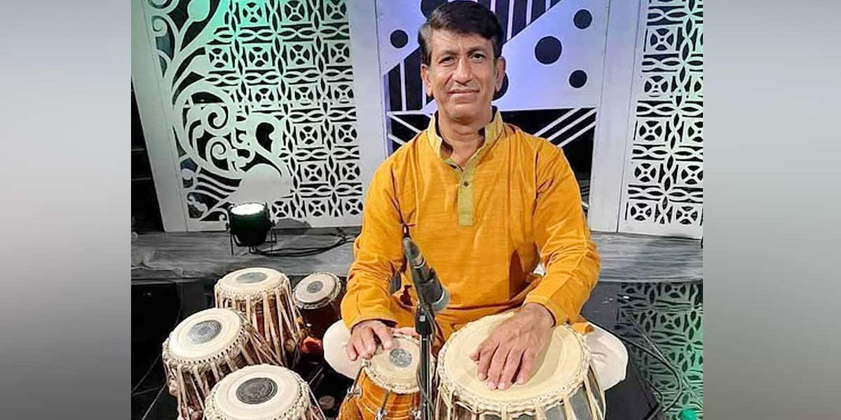 পটিয়ায় আমগাছ থেকে পড়ে শিক্ষকের মৃত্যু