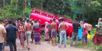 ডুমুরিয়ায় মাহিন্দ্রা-তেলবাহী লরির সংঘর্ষে নিহত ৩