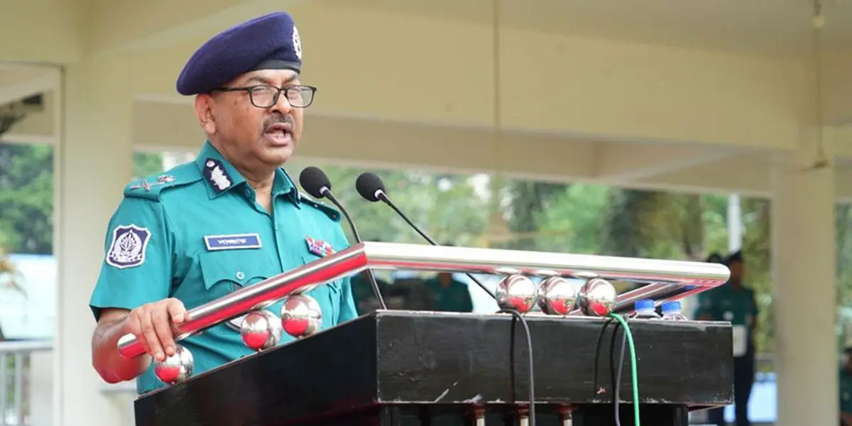কাঙ্ক্ষিত সেবার মাধ্যমে জনগণের মন জয় করতে হবে: ডিএমপি কমিশনার