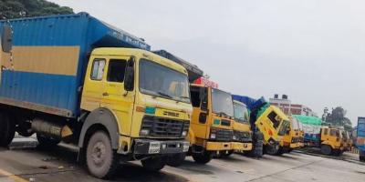 বেনাপোল বন্দরে আটকা গার্মেন্টস পণ্যবাহী ৩৬ ট্রাক