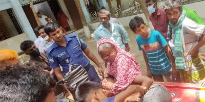 বেড়ায় বিদ্যালয়ে গিয়ে ৪৫ শিক্ষার্থী অসুস্থ