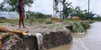 সুখের বাতি গ্রামের সুখ কেড়ে নিল নদীভাঙন