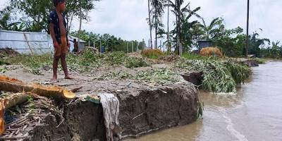 সুখের বাতি গ্রামের সুখ কেড়ে নিল নদীভাঙন