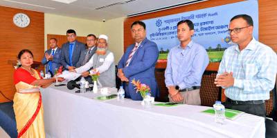 টাঙ্গাইলের নৃ-গোষ্ঠী ও কৃষকদের মাঝে শাহ্জালাল ইসলামী ব্যাংকের চেক বিতরণ