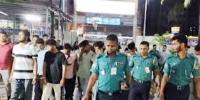 চট্টগ্রামে আবাসিক হোটেলে পুলিশের অভিযান, আটক ৩০