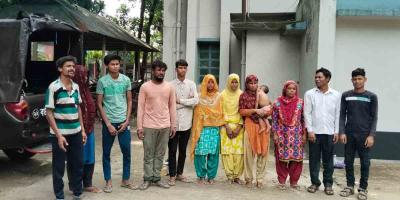 ভুরুঙ্গামারী সীমান্তে বিএসএফের ঠেলে দেওয়া ১২ বাংলাদেশি আটক