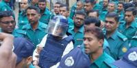 টয়লেটে পড়ে মাথা ফেটেছে সাবেক খাদ্যমন্ত্রী কামরুলের