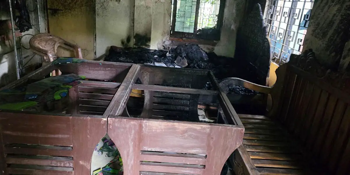 চৌদ্দগ্রামে মুক্তিযোদ্ধার বাড়িতে আগুন-ভাঙচুর-লুটপাট