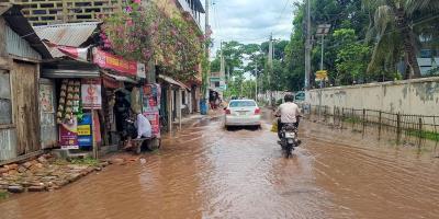 বাগেরহাট শহরে জোয়ারের পানিতে প্লাবিত-জনদুর্ভোগ