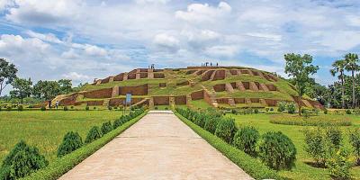 অতীতকে ছুঁয়ে দেখার এক অনন্য অভিজ্ঞতা