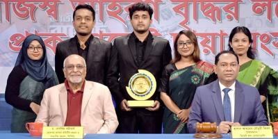 জব্দ করা সম্পদ বাজেটে যুক্ত করলে নতুন চমক হতে পারে: দেবপ্রিয় ভট্টাচার্য