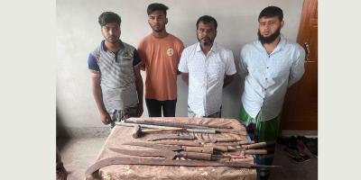 গাজীপুরে ‘কিশোর গ্যাং’ নেতাসহ ৪ জন অস্ত্রসহ গ্রেপ্তার