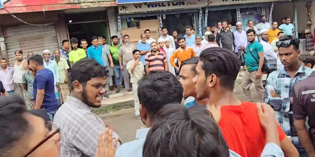 বাউফলে বৈষম্যবিরোধী ছাত্র আন্দোলনের দু-গ্রুপের হাতাহাতি