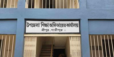 শিক্ষা কর্মকর্তার বিরুদ্ধে অভিযোগ প্রমাণিত না হওয়ায় শাস্তির মুখে ৭ শিক্ষক