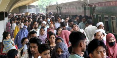 বিলম্বে ট্রেন ছাড়ায় ভোগান্তি, চাপ নেই বাস টার্মিনালে