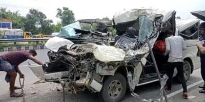 বাসাইলে সড়ক দুর্ঘটনায় বাবা ও ২ ছেলে নিহত