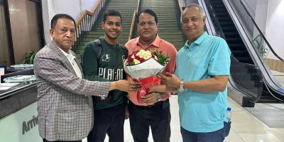ঢাকায় এসে পৌঁছেছেন সামিত সোম