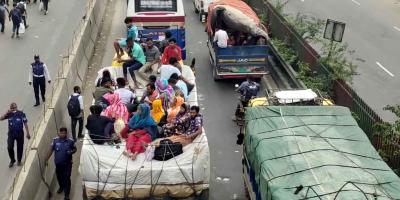 ঢাকা-ময়মনসিংহ মহাসড়কে ধীরগতি রাস্তায় যাত্রী তোলার কারনে