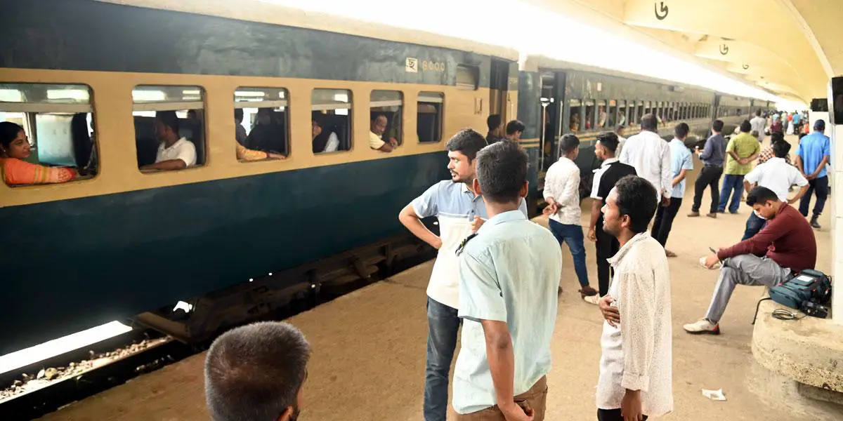 কমলাপুরে ট্রেনের শিডিউল বিপর্যয়ের আশঙ্কা