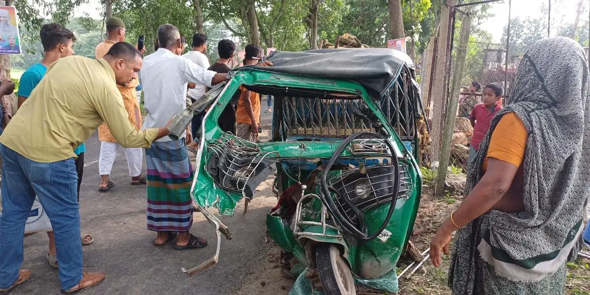শ্রীনগরে সিএনজিচালিত অটোরিকশা-নসিমন সংঘর্ষে নিহত ১