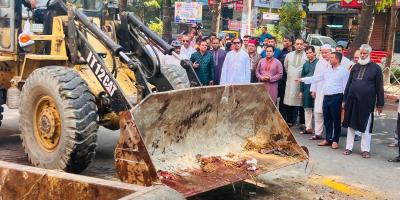 কোরবানির বর্জ্য সন্ধ্যার মধ্যেই অপসারণ করল চসিক
