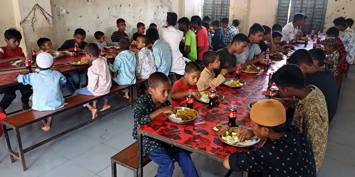 শিশু নগরীতে অনাথদের আনন্দের ঈদ