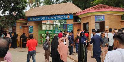 ঈদের ছুটিতে সোনারগাঁয়ের বিনোদন কেন্দ্রগুলোতে উপচে পড়া ভিড়