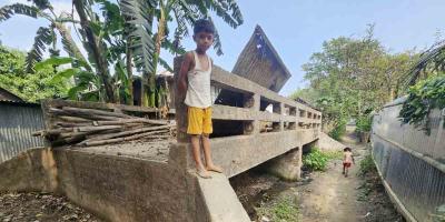 আখাউড়ায় সেতু আছে, খাল উধাও!