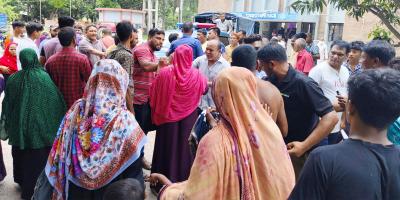 কুষ্টিয়ায় নারীকে গাছে বেঁধে নির্যাতন: গ্রেপ্তারদের ছাড়িয়ে নিতে থানা ঘেরাও