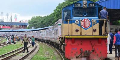 ঢাকায় ফেরা: রেলে শিডিউল বিপর্যয়, ফাঁকা বাস