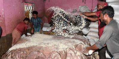 চট্টগ্রামে চামড়া নিয়ে শঙ্কায় আড়তদাররা