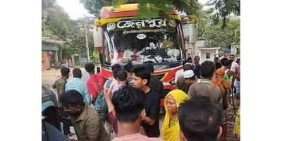 চাঁদপুরে বাবার মৃত্যুর ৭ দিন পর সড়কে প্রাণ গেল ছেলের