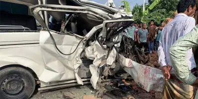 কুষ্টিয়ায় অ্যাম্বুলেন্স- ট্রলির সংঘর্ষে নিহত ১
