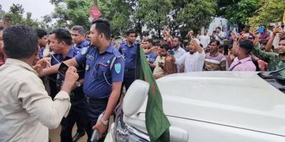 জাফলংয়ে বাধার সম্মুখীন ২ উপদেষ্টার গাড়িবহর