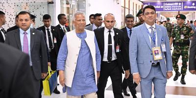 দেশে ফিরেছেন প্রধান উপদেষ্টা