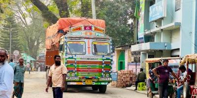 হিলি স্থলবন্দরে আমদানি-রপ্তানি শুরু