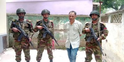 সাতক্ষীরায় মাদক ও অস্ত্রসহ সাবেক এমপির ছেলে আটক