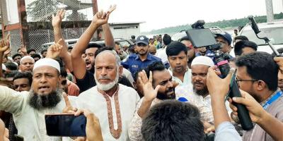 জাফলংয়ে দুই উপদেষ্টার গাড়ি আটকে বিক্ষোভ, গ্রেপ্তার ৩