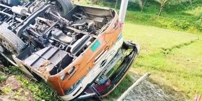 রামুতে বাস-কাভার্ডভ্যান সংঘর্ষে নিহত ৩