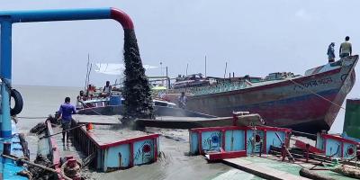 সরকারি অর্থ জলে ভাসানোর মচ্ছব