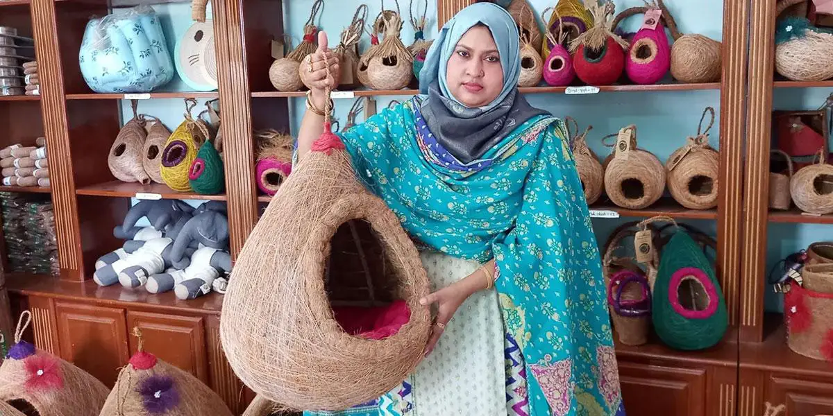 ইউরোপে যাচ্ছে বাগেরহাটে তৈরি পাখির বাসা-খেলনা