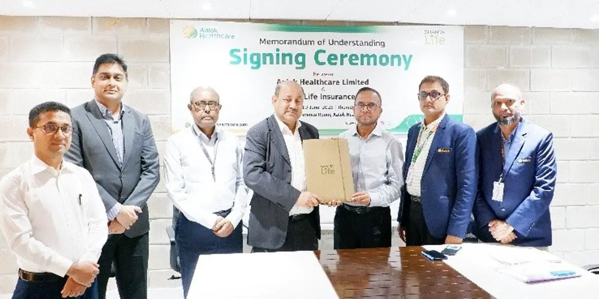 আলোক হেলথকেয়ার ও শান্তা লাইফ ইন্সুরেন্সের চুক্তি