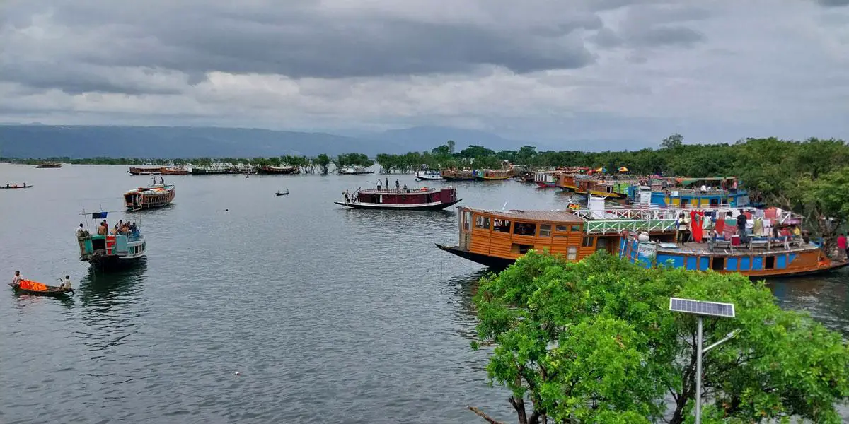 টাঙ্গুয়ার হাওরের হাউজবোট চলাচলে নিষেধাজ্ঞা
