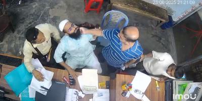 ঘিওরে ব্যবসায়ীকে দাঁড়ি ধরে মারধরের ভিডিও ভাইরাল