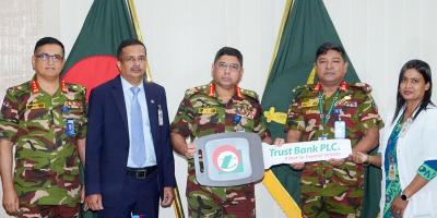 'প্রয়াস' এর জন্য দুটি স্কুলবাসের চাবি হস্তান্তর