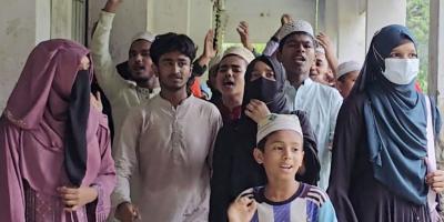 বাউফলে উপবৃত্তির টাকা না পাওয়ায় মাদ্রাসা সুপারের বিরুদ্ধে বিক্ষোভ