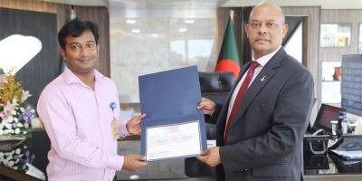 সম্ভাব্য বিমান দুর্ঘটনা থেকে রক্ষা করা সেই জাহিদুল ইসলামকে বেবিচকের সন্মাননা