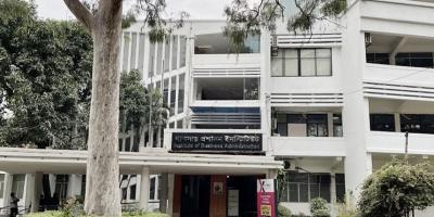 ঢাবিতে দেয়াল ধসে নির্মাণ শ্রমিক নিহত
