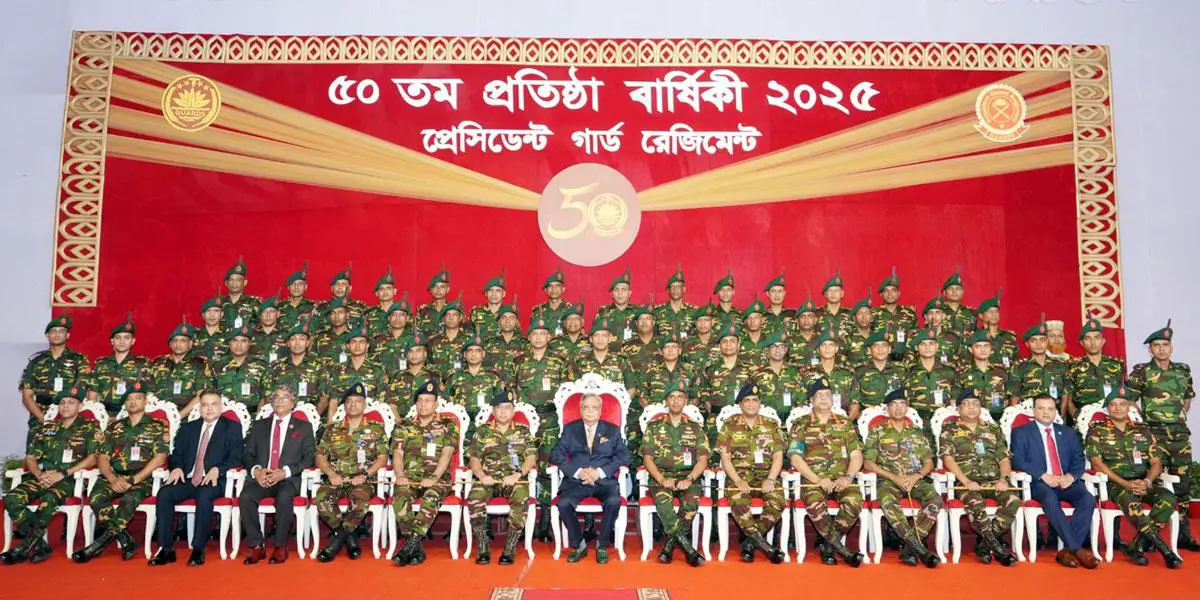 নেতৃত্বের প্রতি অনুগত থেকে অর্পিত দায়িত্ব পালন করুন